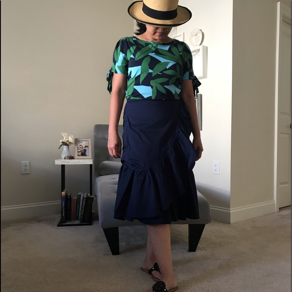 Cute Skirt with side accent pair with shirt